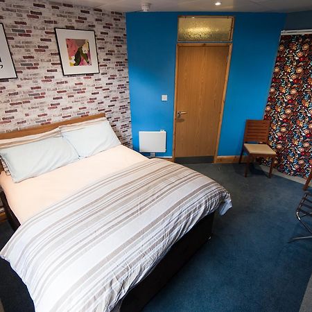 Russell Scott Backpackers Hostel Leeds  Exterior photo