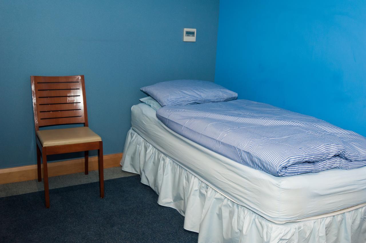 Russell Scott Backpackers Hostel Leeds  Exterior photo