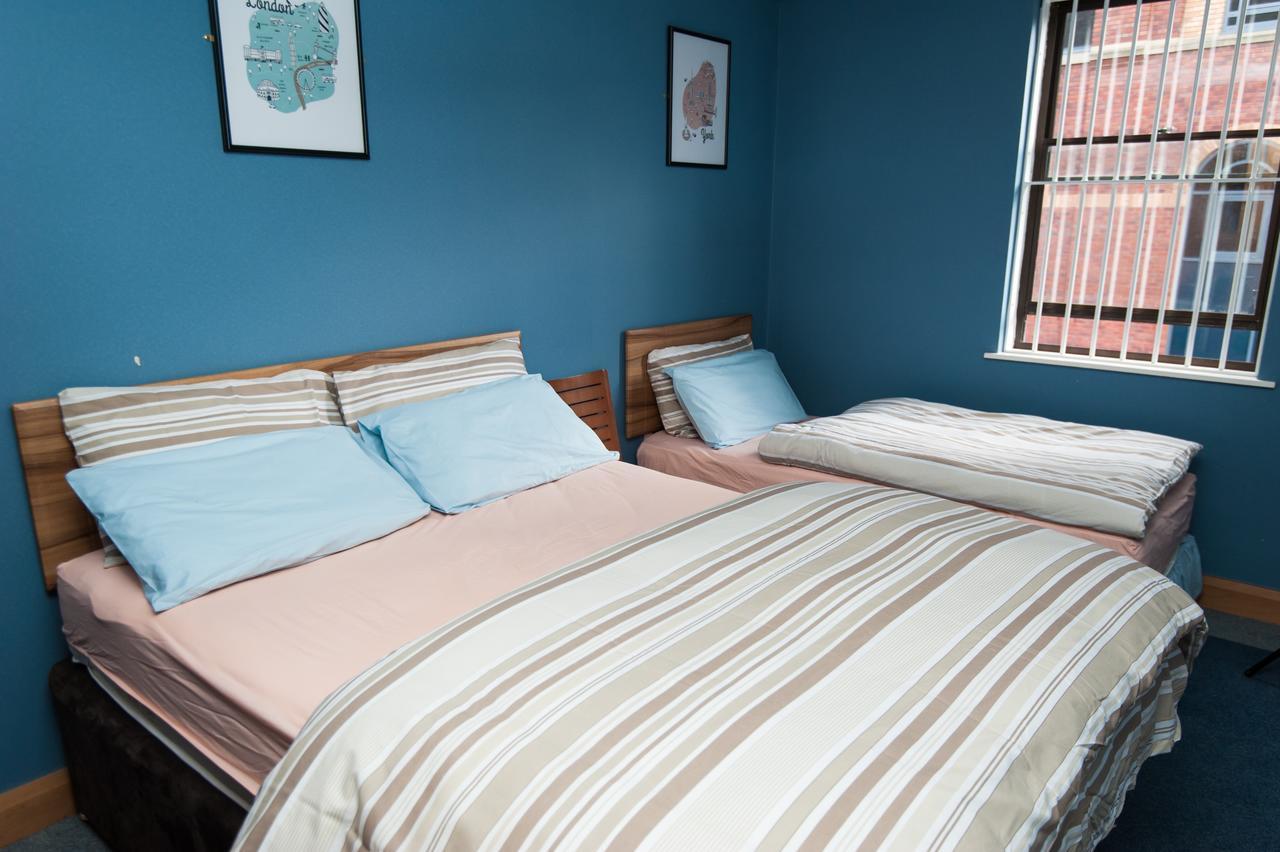 Russell Scott Backpackers Hostel Leeds  Exterior photo