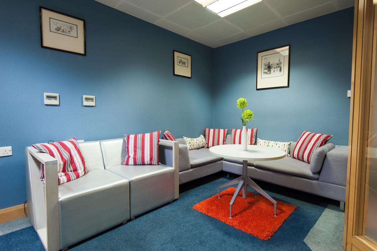 Russell Scott Backpackers Hostel Leeds  Exterior photo