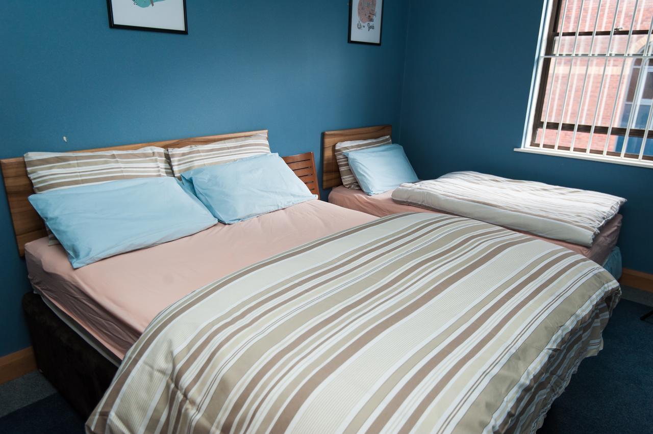 Russell Scott Backpackers Hostel Leeds  Exterior photo