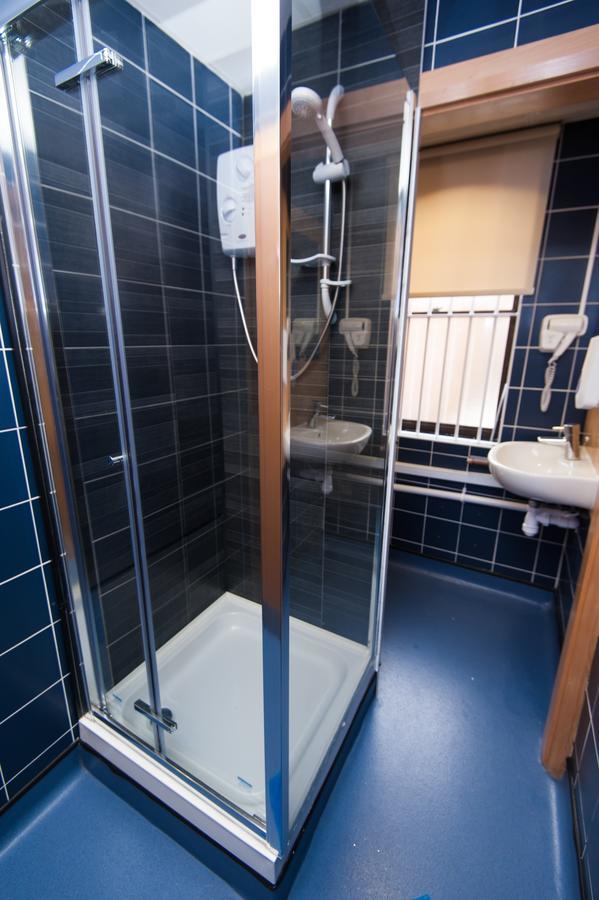 Russell Scott Backpackers Hostel Leeds  Exterior photo