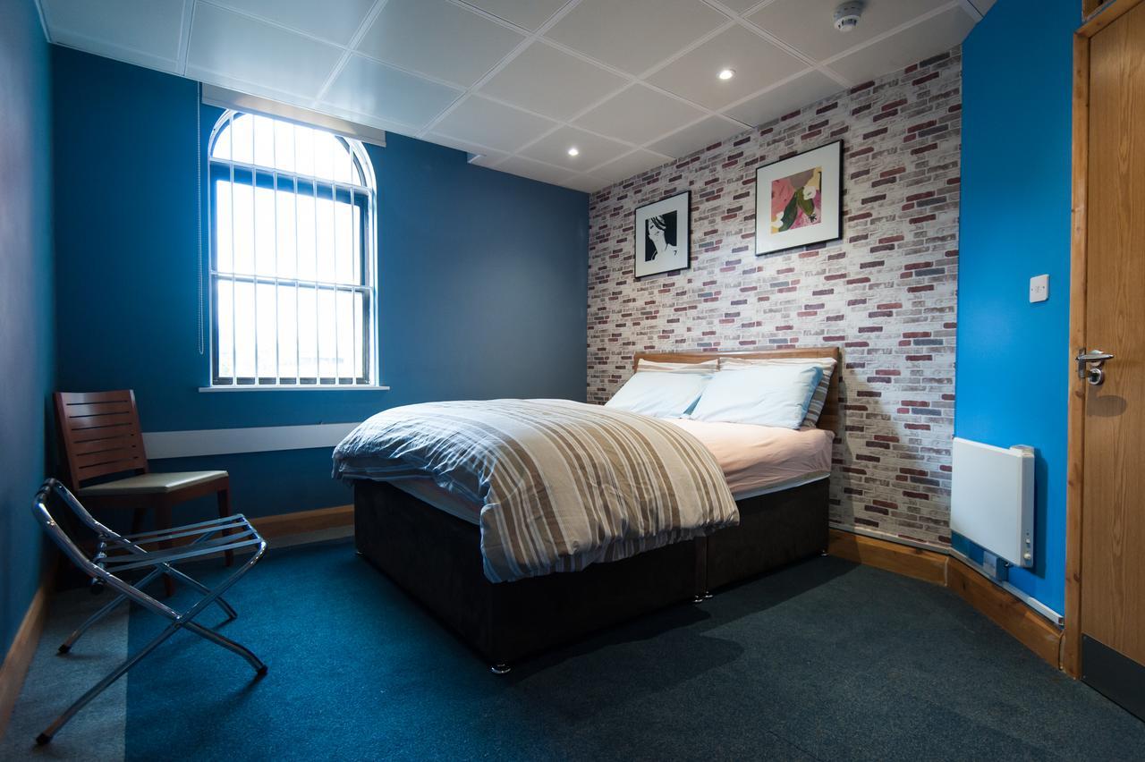 Russell Scott Backpackers Hostel Leeds  Exterior photo