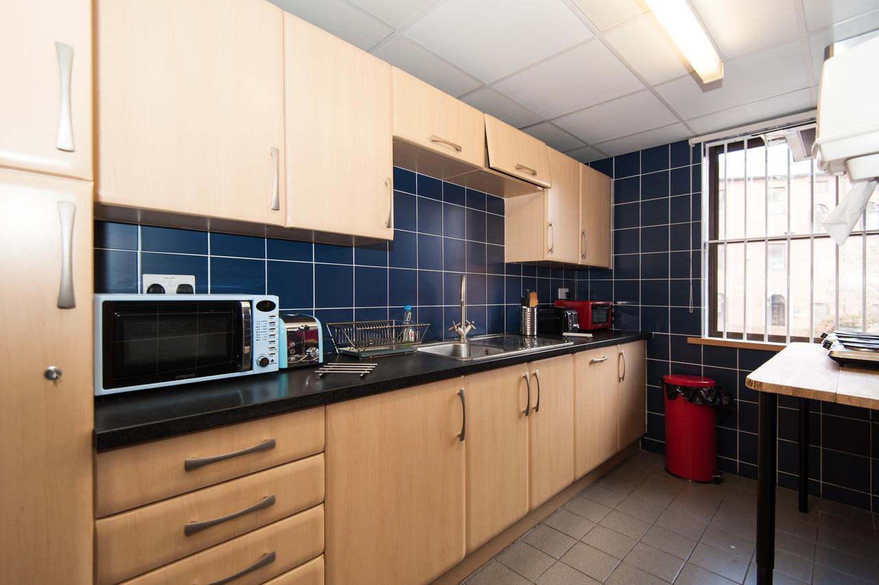 Russell Scott Backpackers Hostel Leeds  Exterior photo