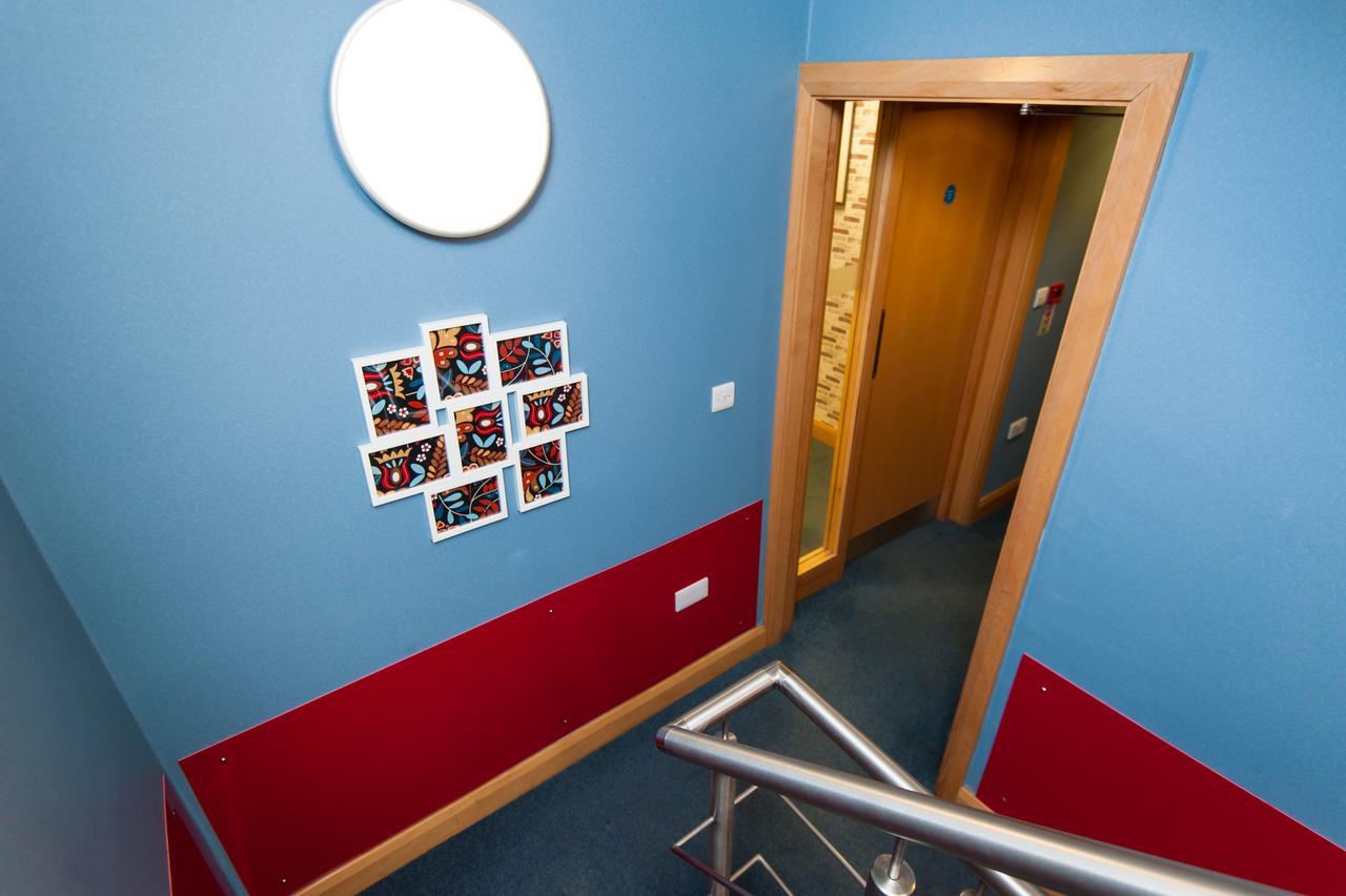Russell Scott Backpackers Hostel Leeds  Exterior photo